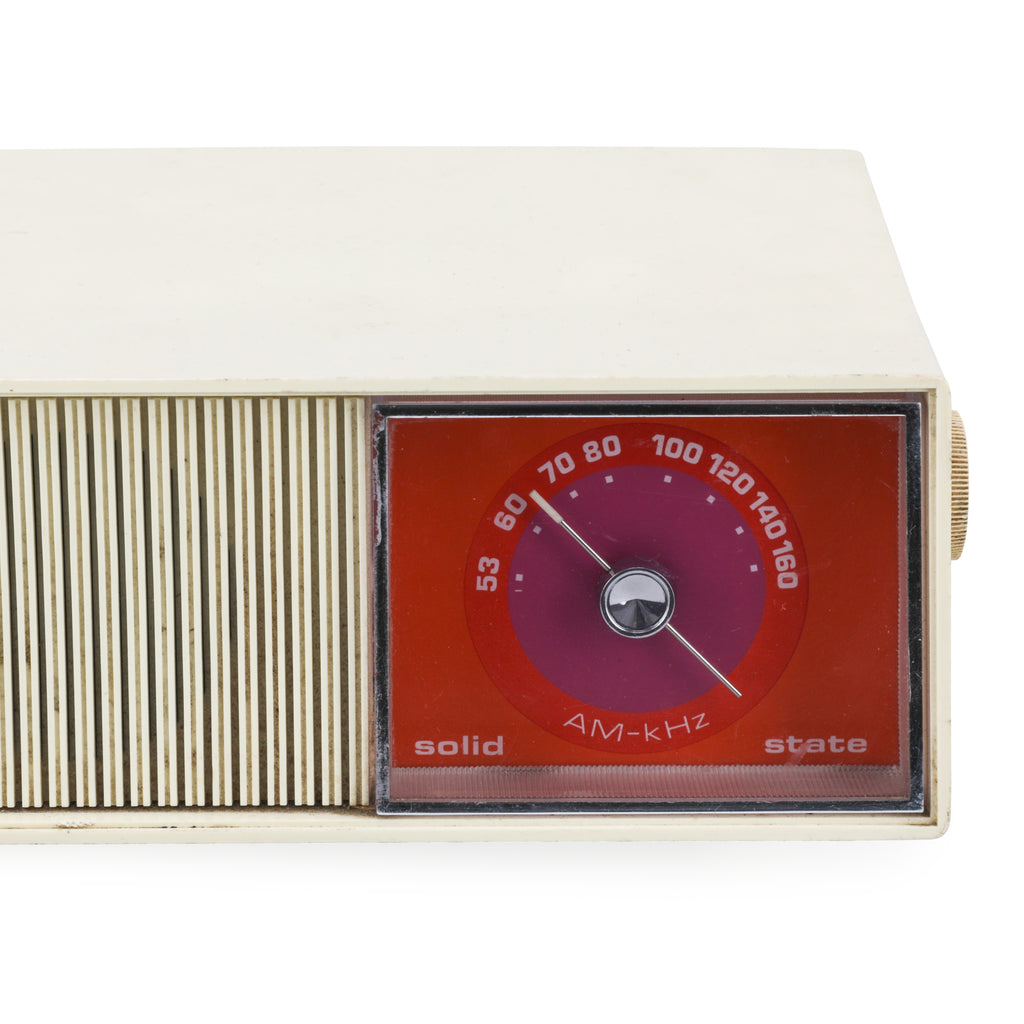 Cream Vintage Penncrest Solid State Radio