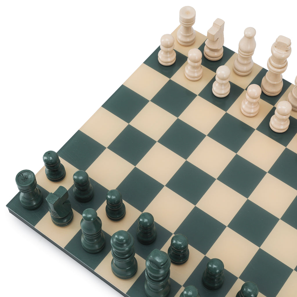 Green Chess Set w/ Box (A+D)
