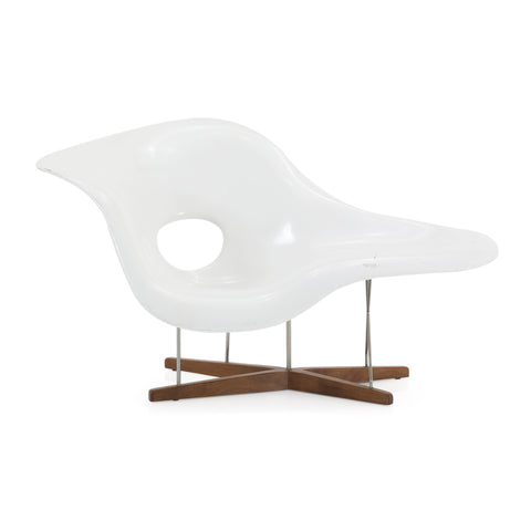 Eames La Chaise - White