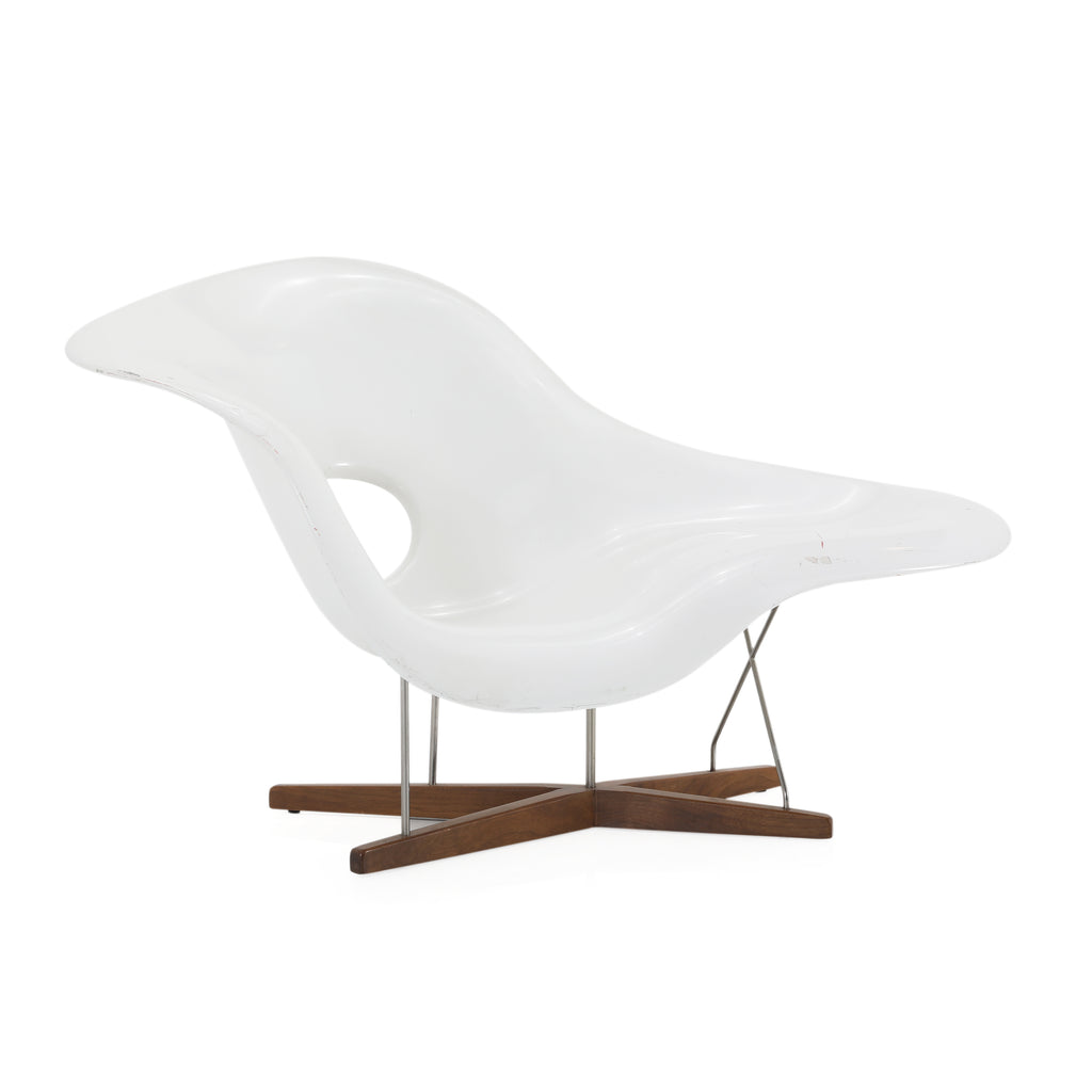 Eames La Chaise - White