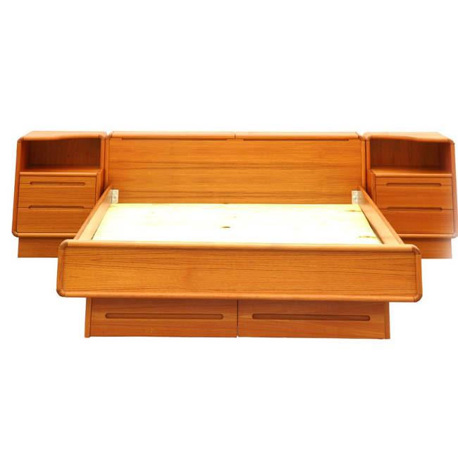 Wood Platform Bed Frame w Matching Nightstands