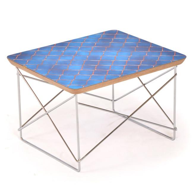 Mini Wire Table - Chain Link Fence Print