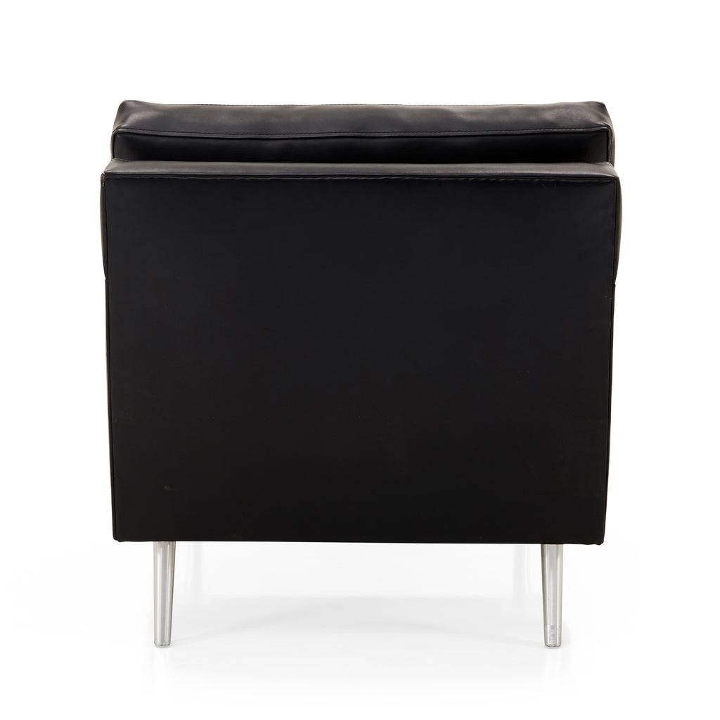 Black 810 Vinyl Lounge Chair