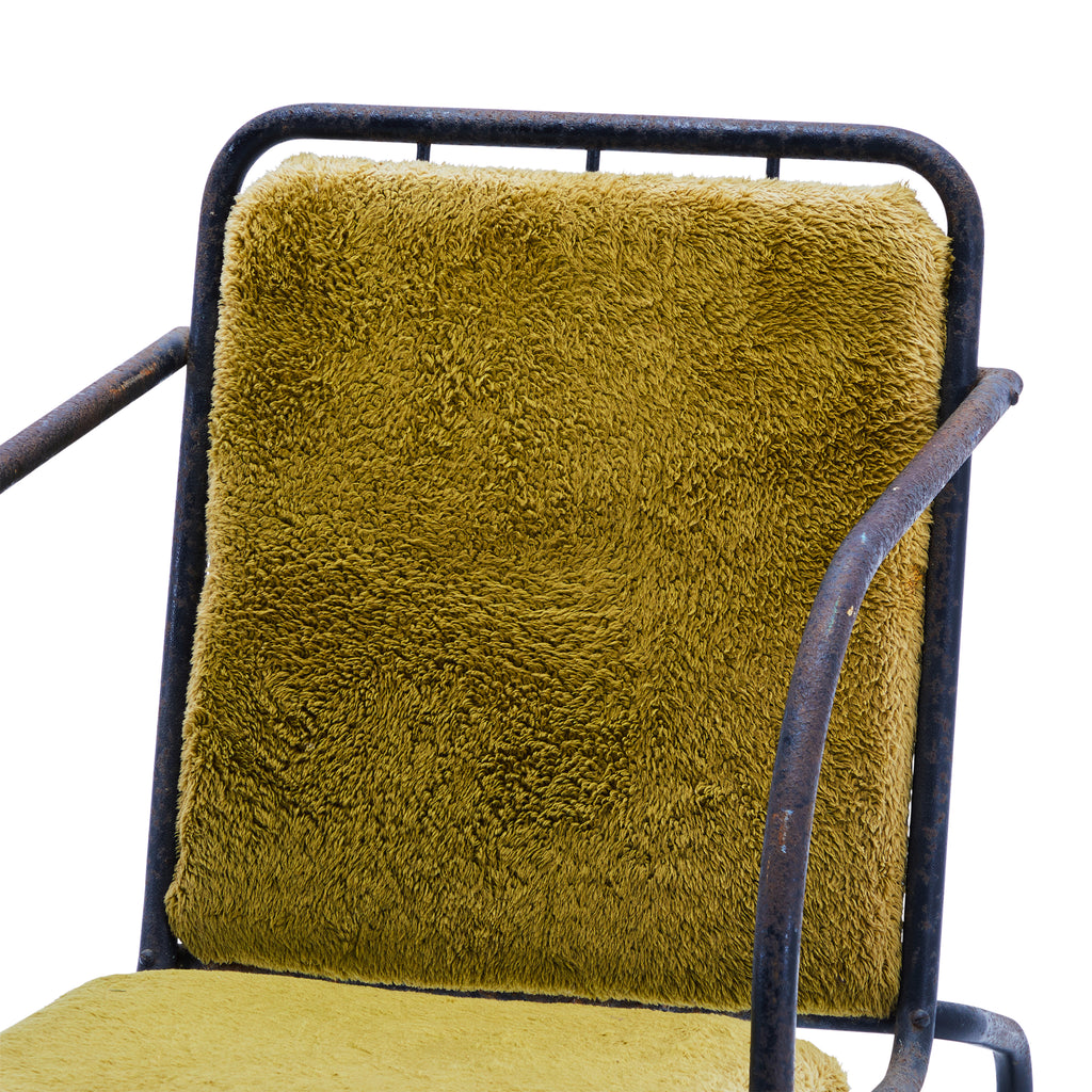 Green & Black Rustic Metal Lounge Chair