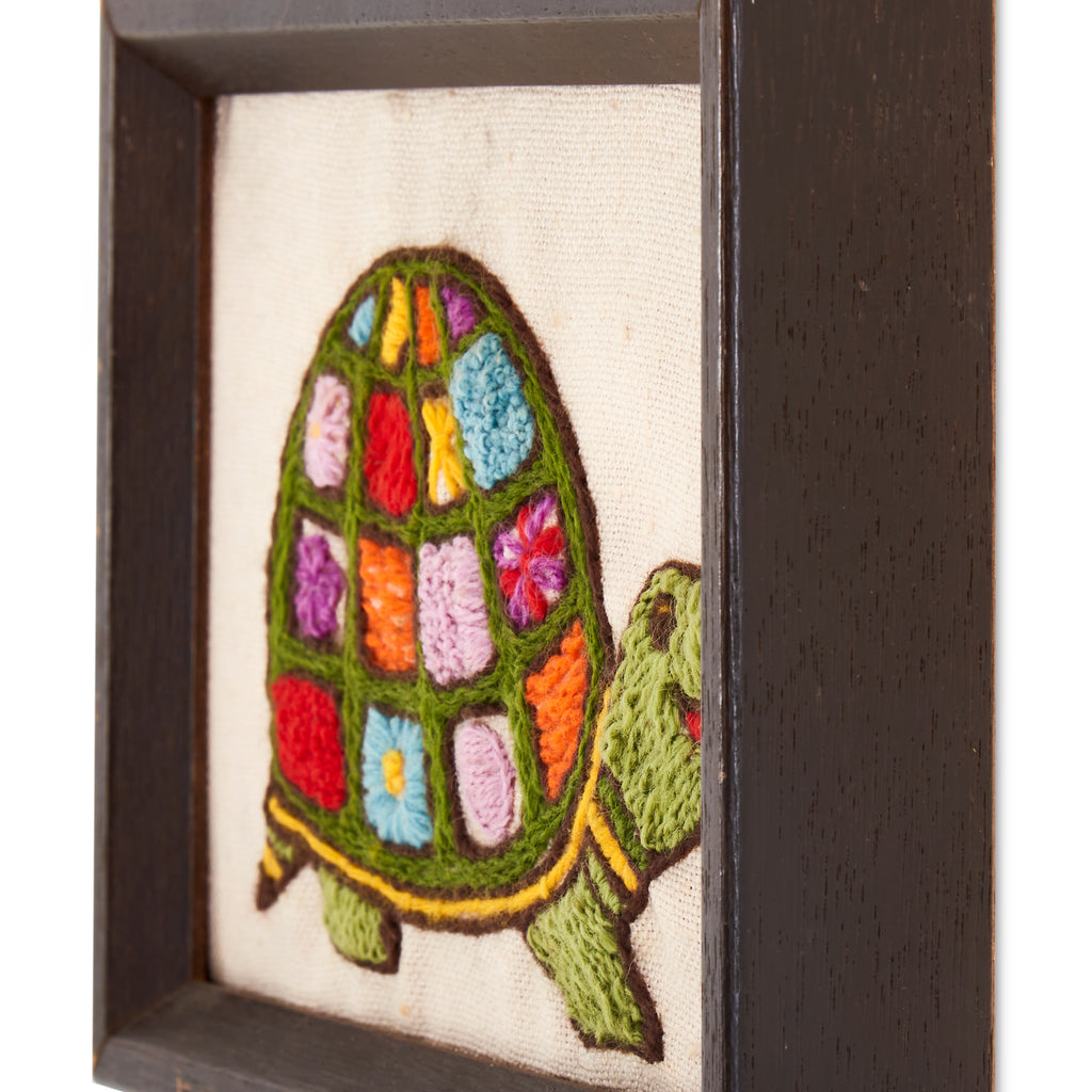 0004 (A+D) Needlepoint Happy Turtle