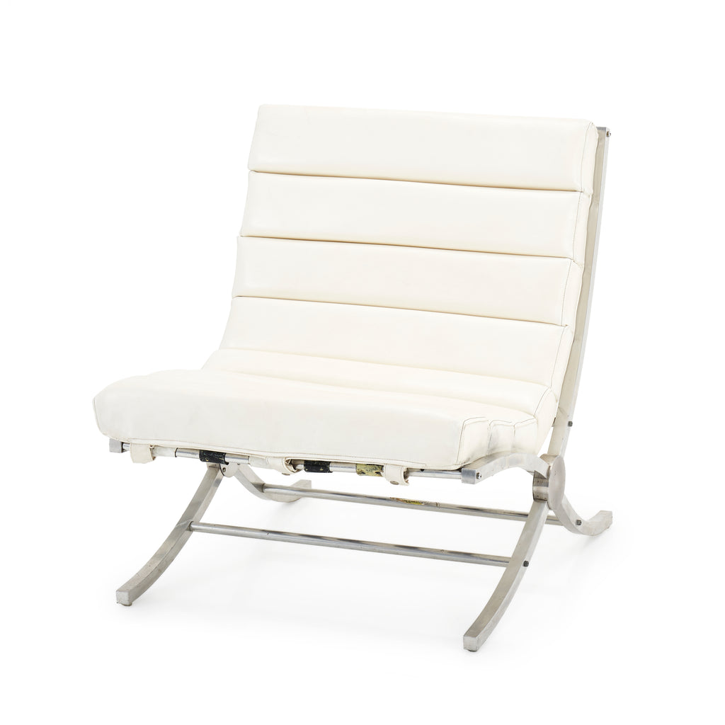 White Leather Padded Modern Lounge Chair