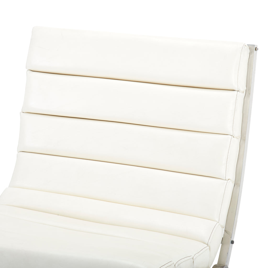 White Leather Padded Modern Lounge Chair