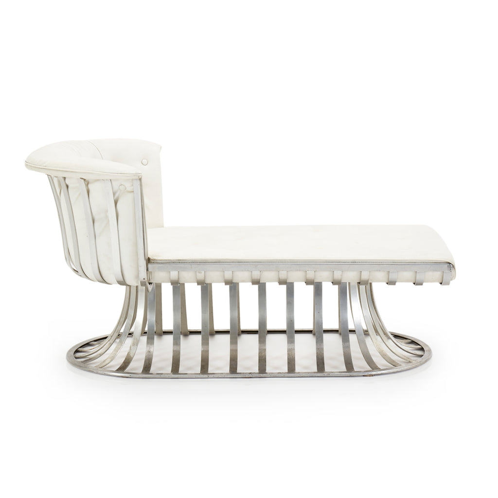 Aluminum Chaise w White Cushion