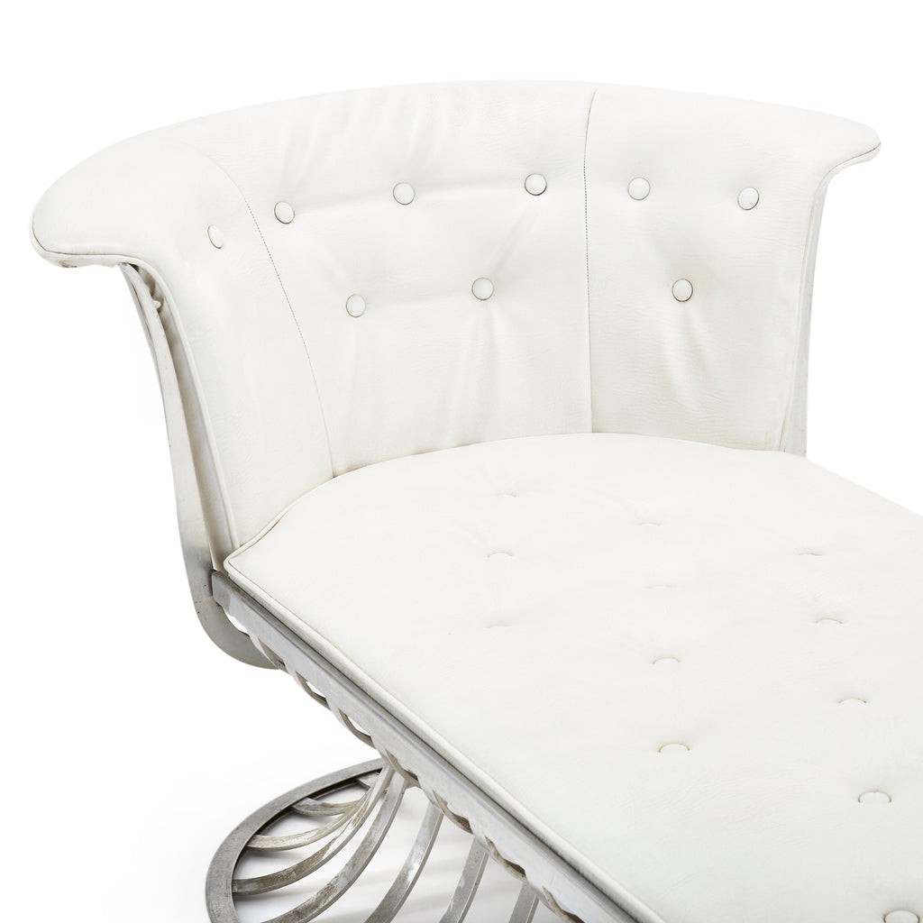 Aluminum Chaise w White Cushion