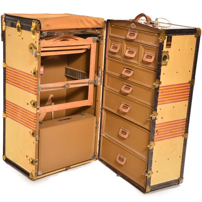 OshKosh - The Chief Trunk