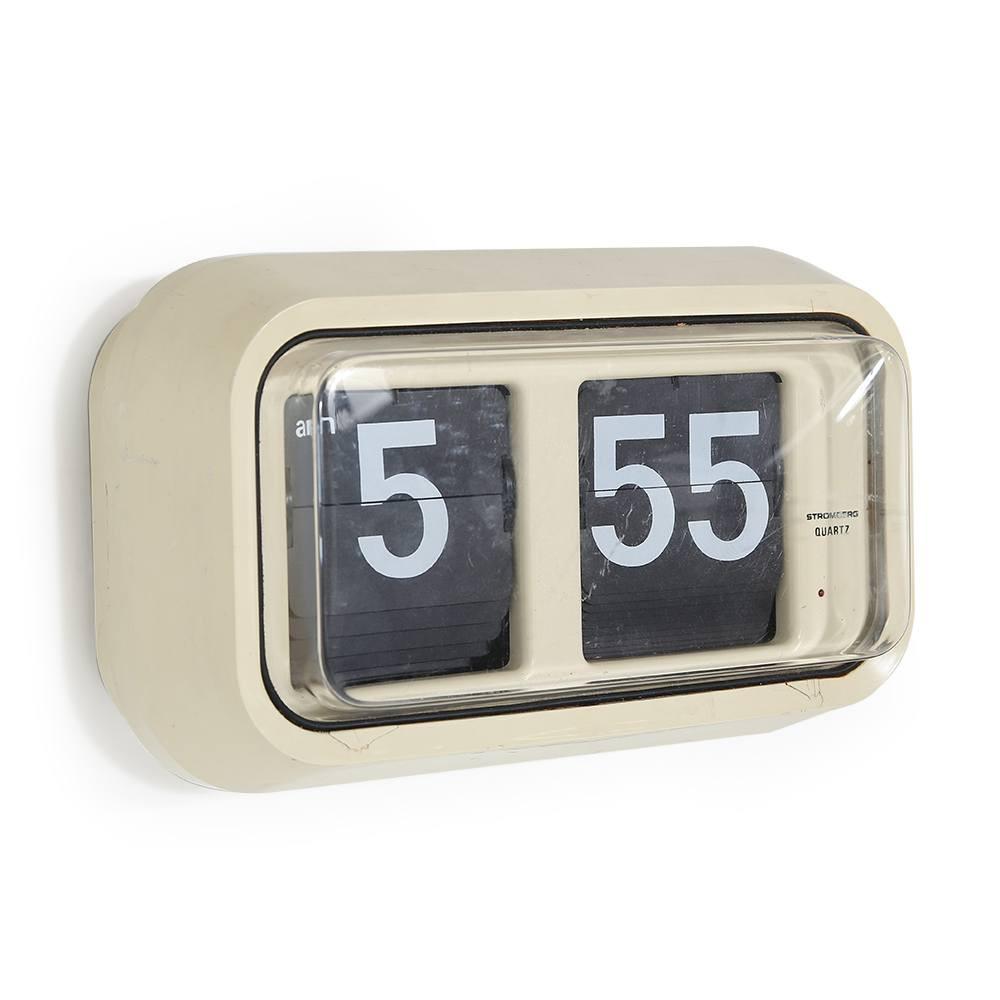 Cream Flip Clock