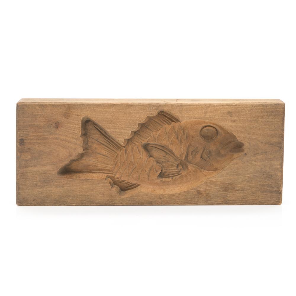 Wood Light Carved Fish (A+D)