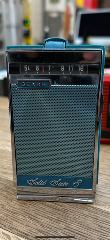 Sears Solid State 8 Transistor Radio