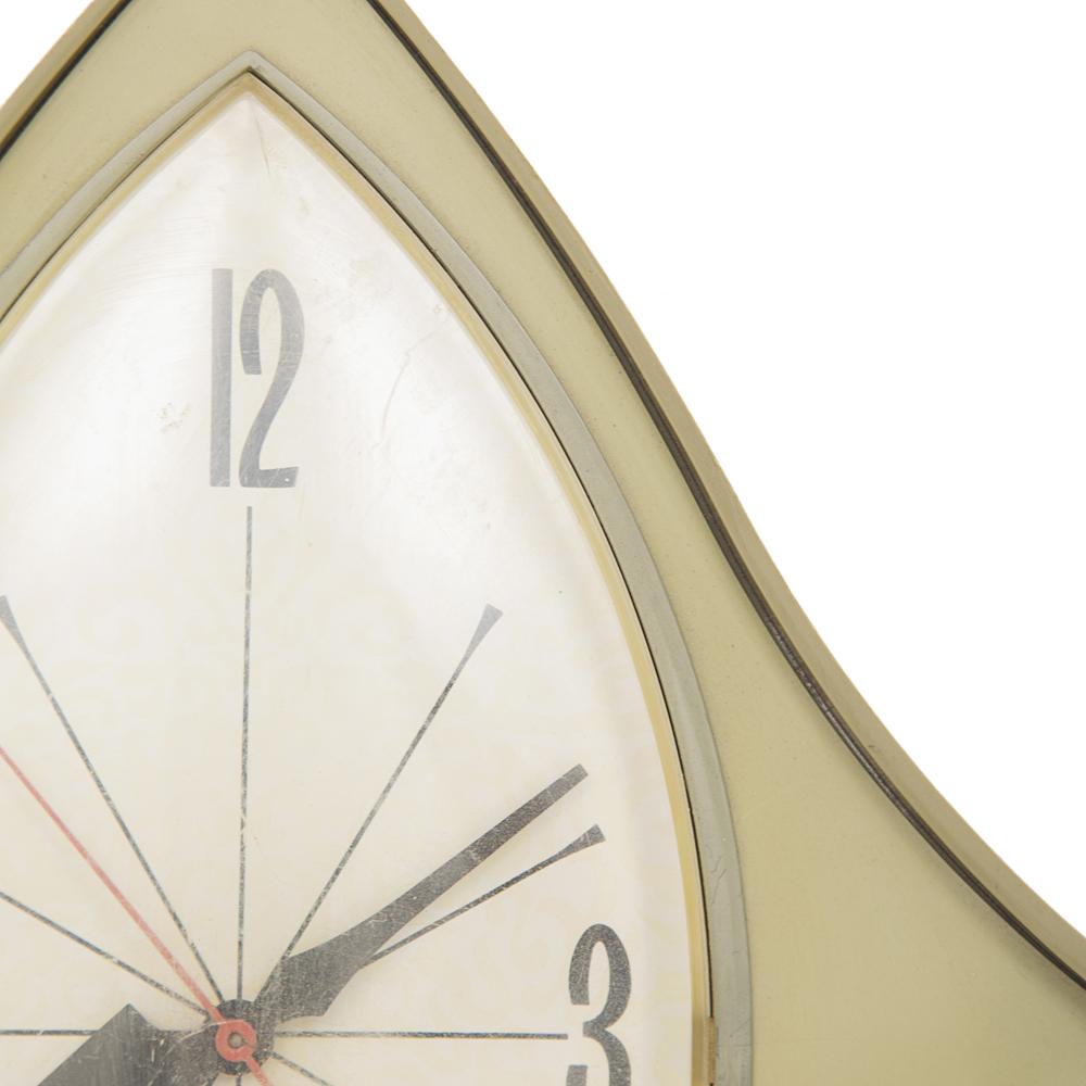 GE Avocado Clock