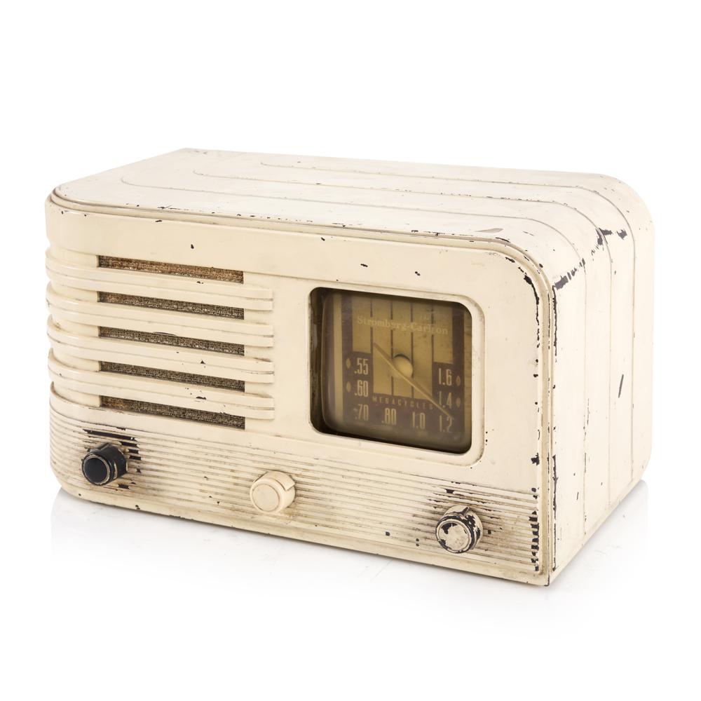 Cream Vintage Stromberg Carlson Radio