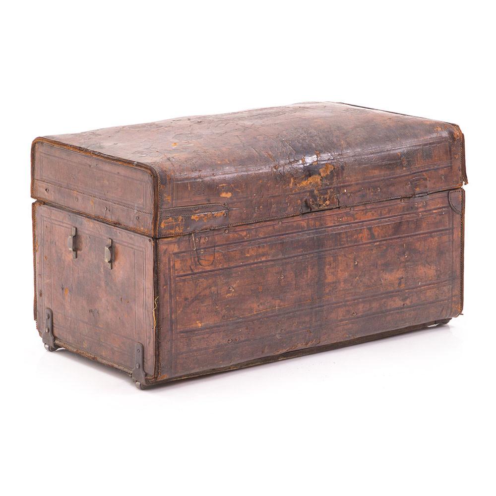 Wood Rustic Distressed Trunk
