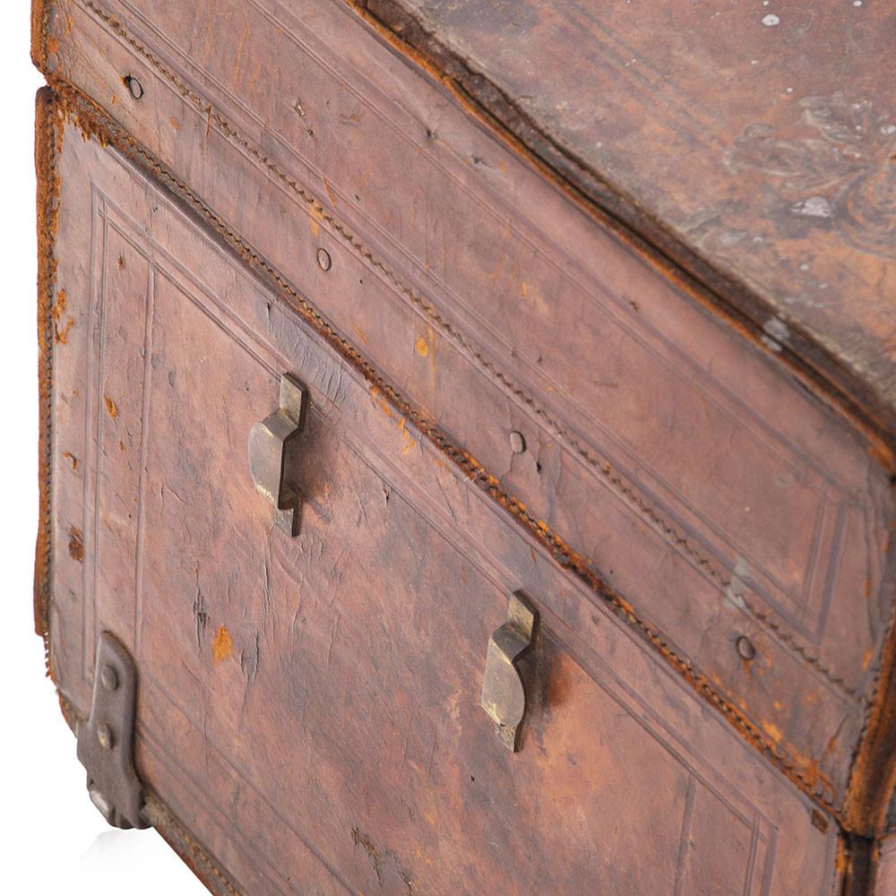Wood Rustic Distressed Trunk
