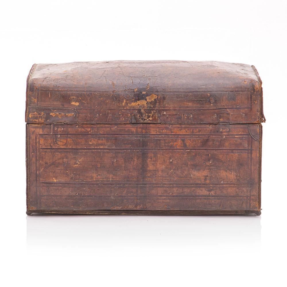 Wood Rustic Distressed Trunk