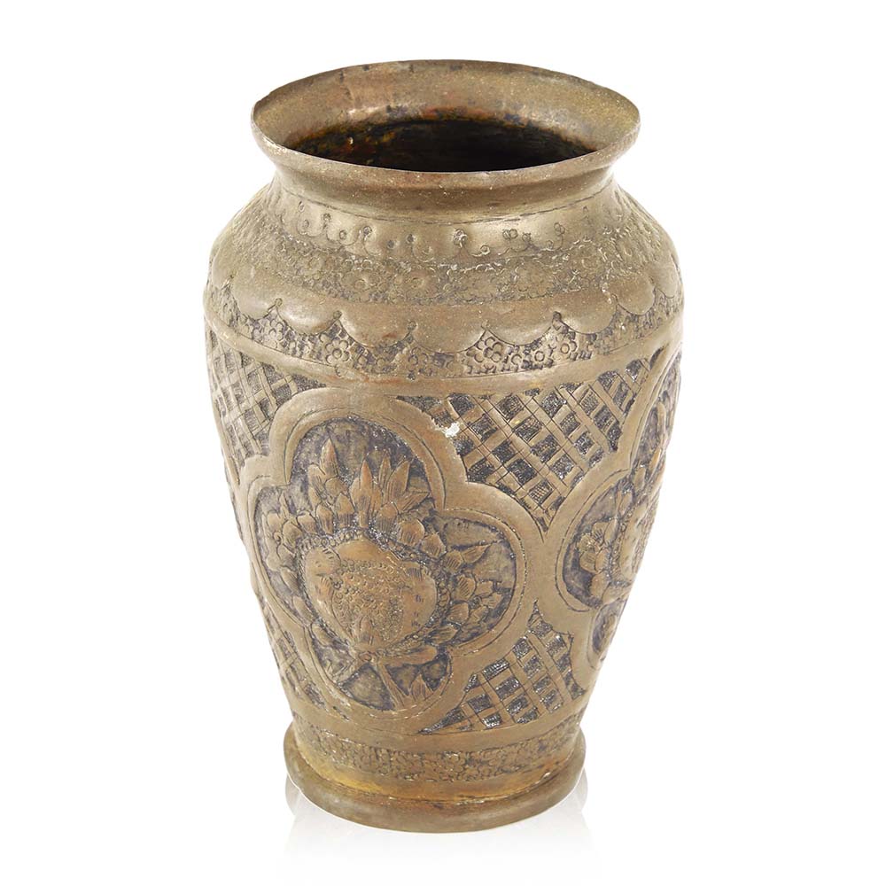 Brown Engraved Vase (A+D)