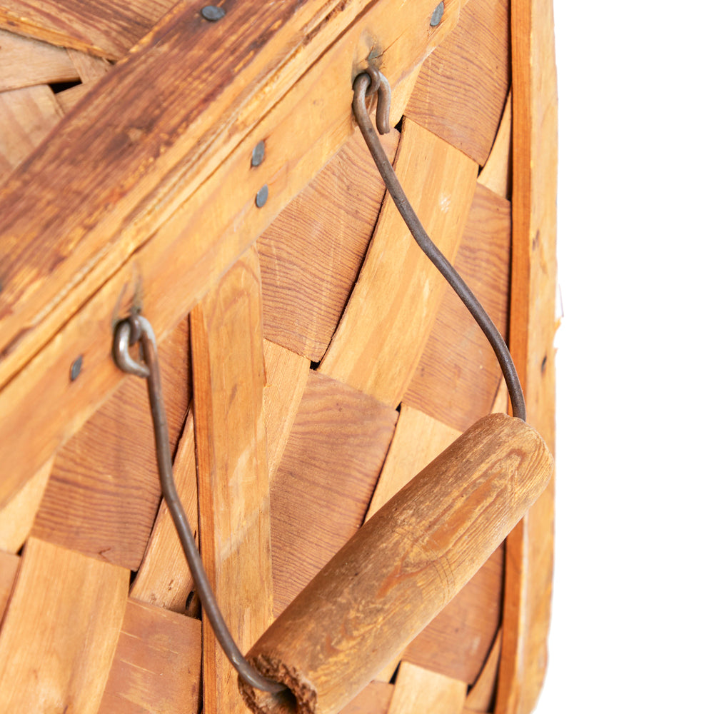 Woven Basket Trunk