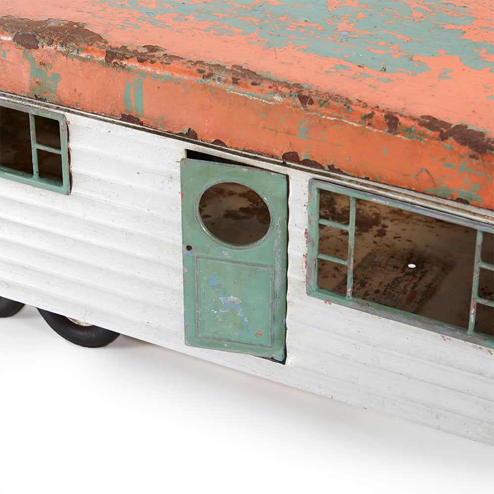 Silver Vintage Trailer Toy (A+D)
