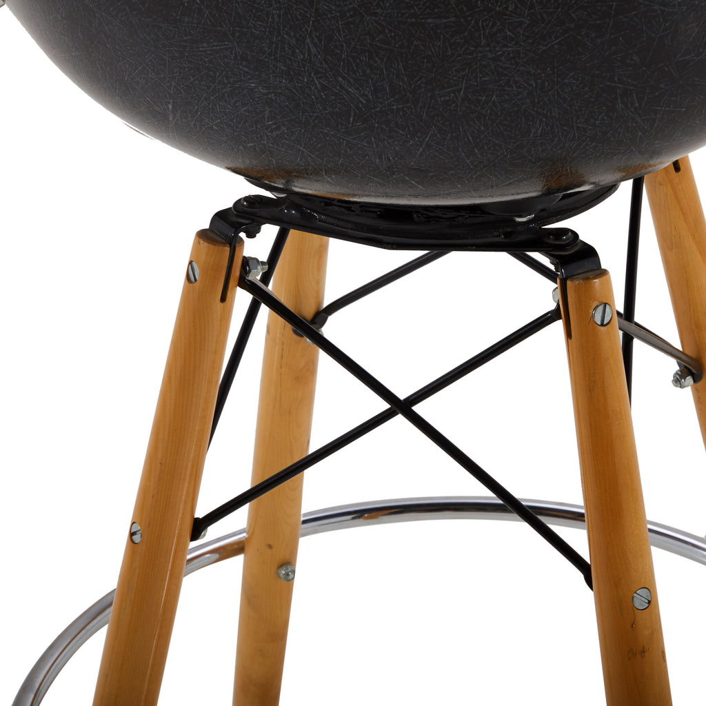 Shell Dowel Bar Stool with Swivel Base