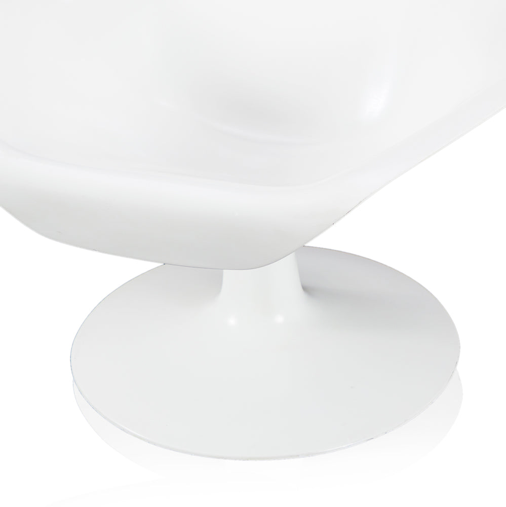 White Tri-Point Mod Lounge Chair