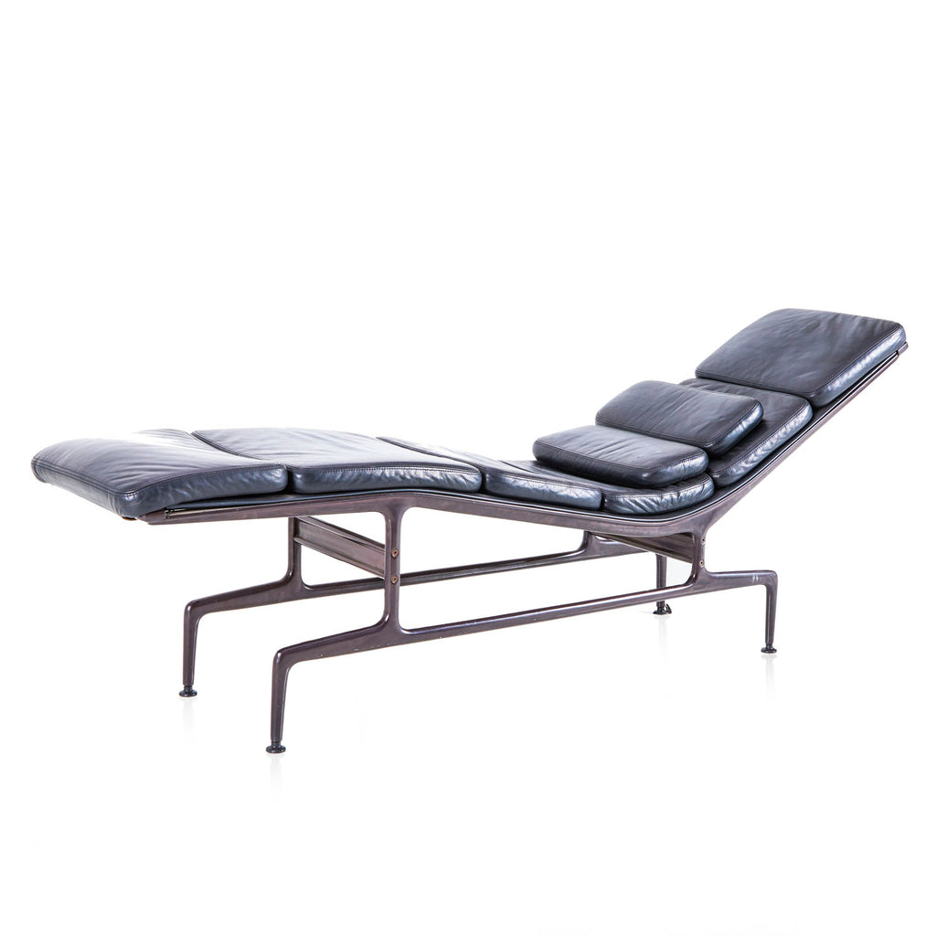 Black Padded Leather Chaise Lounger