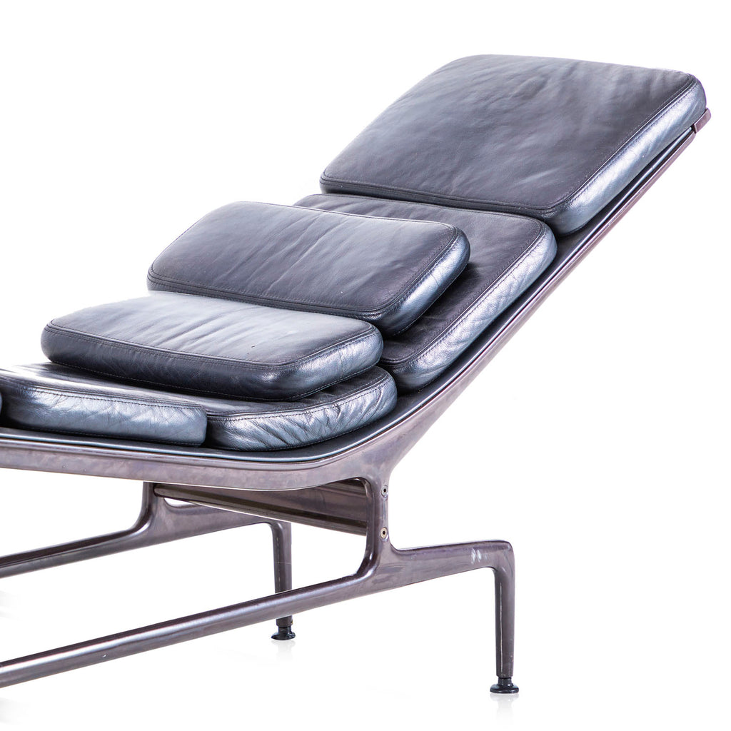 Black Padded Leather Chaise Lounger