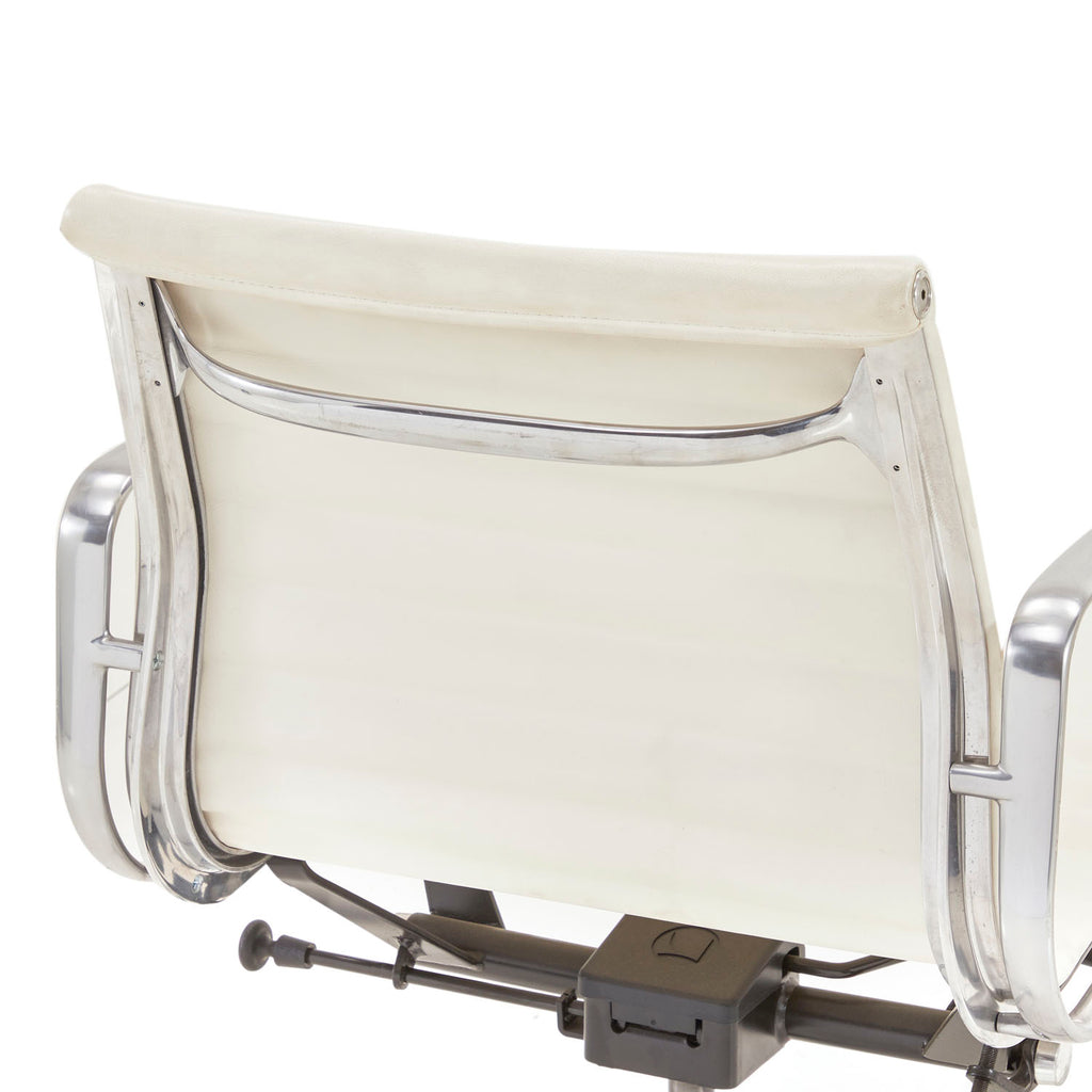 White Low Back Aluminum Group Rolling Office Chair