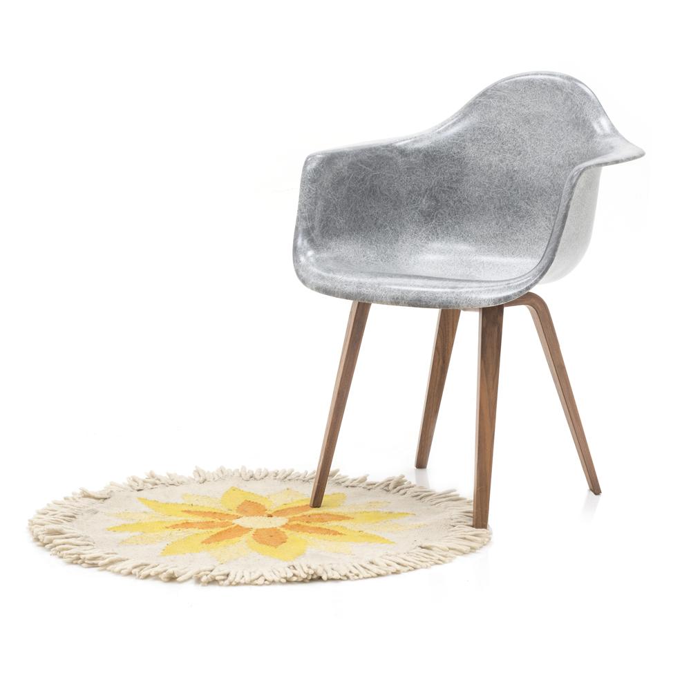 Tiny White Yellow Flower Round Rug with Fringe