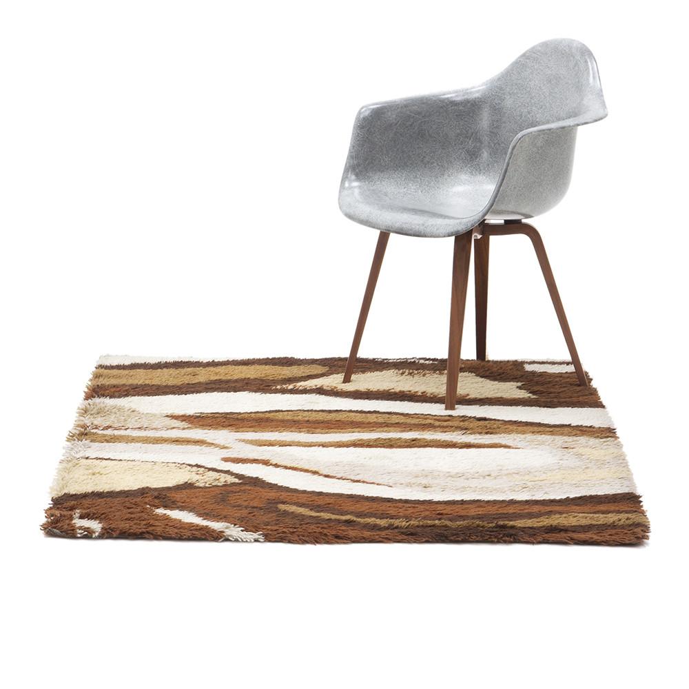 Wavy Brown Rug