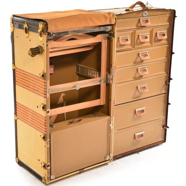 OshKosh - The Chief Trunk