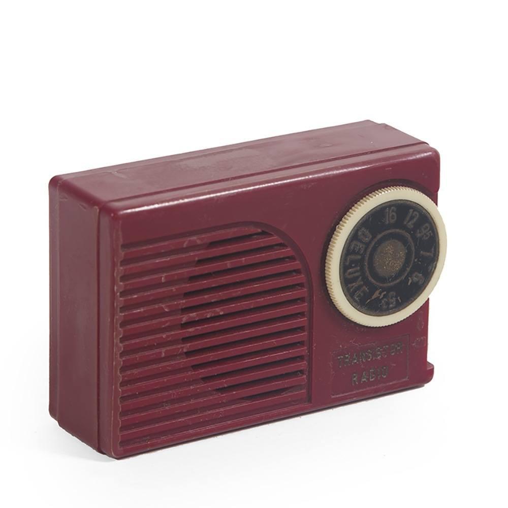 Deluxe Transistor Radio